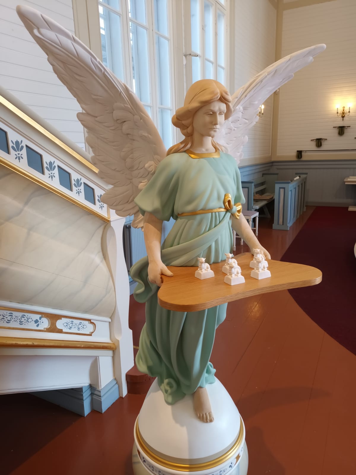 Jalasjärven kirkon kaste-enkeli